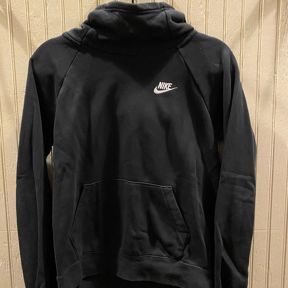 Nike Classic Black Sweatshirt